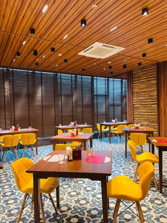 Ginger Mumbai, Goregaon Kültér fotó